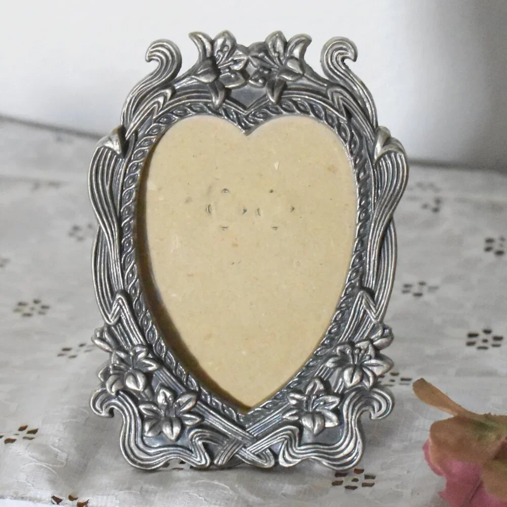Antique Vintage Small Silver Pewter Metal Lily Flowers Heart Picture Frame Decor